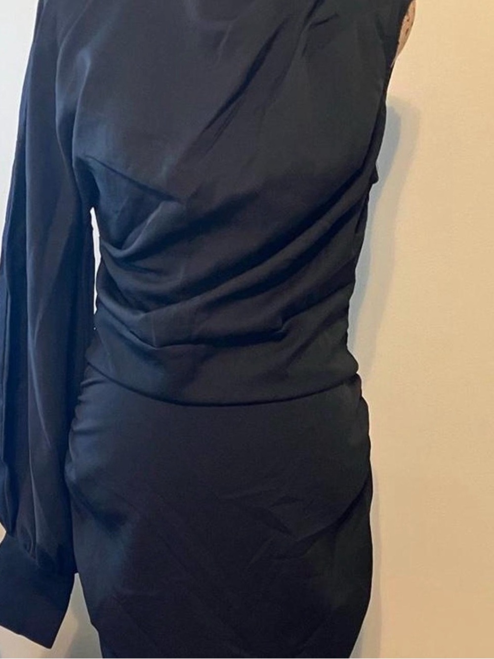 PrettyLittleThing Black One-Shoulder Ruched Mini Dress - Picture 2 of 7